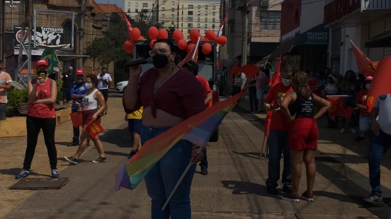 Foto 11 de 17 — Manifestantes fazem ato "Fora Bolsonaro" na Praça Santa Cruz; veja imagens